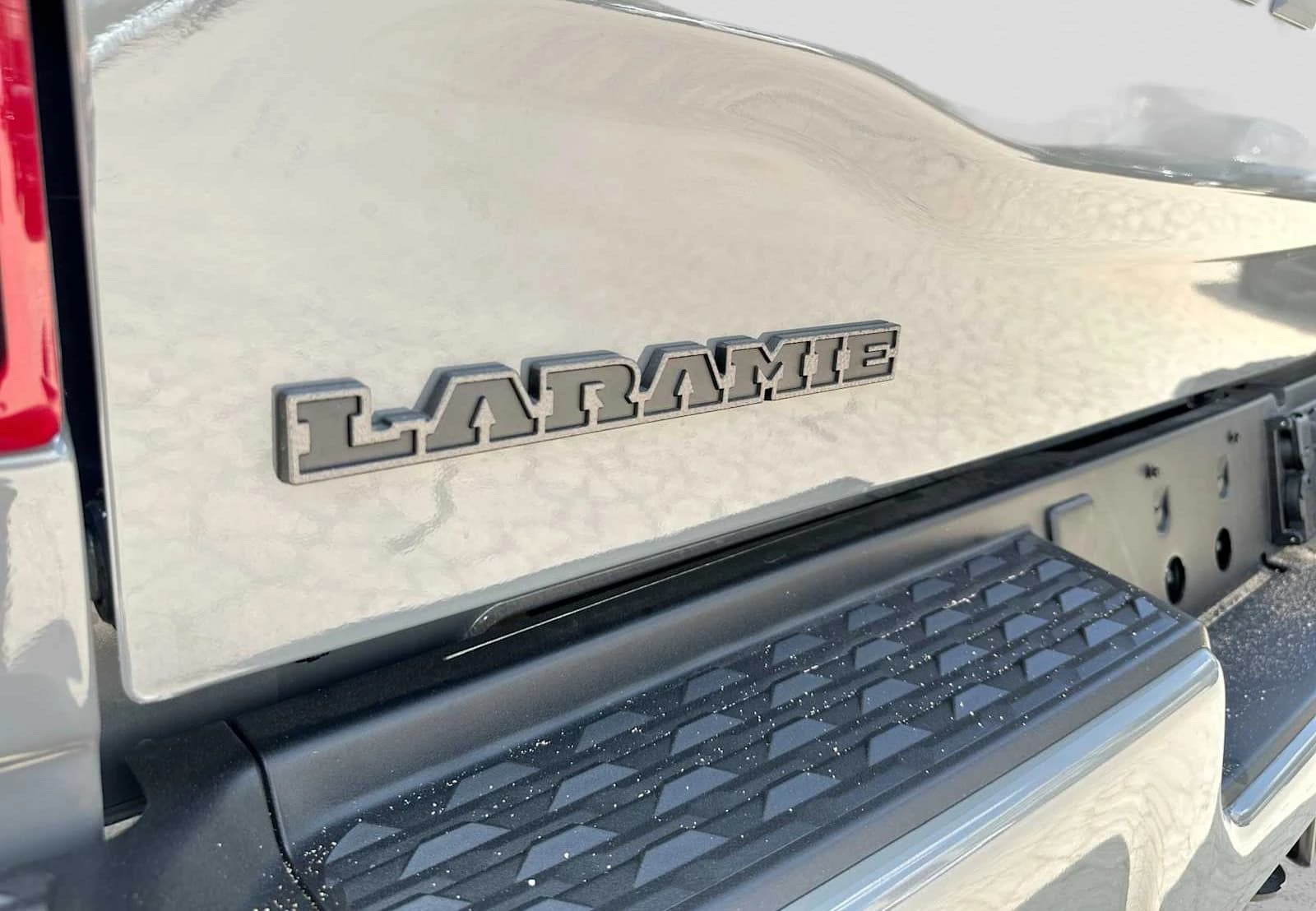 Ram 2500 Laramie 4x4 Crew Cab 6'4" Box 2027 — side view