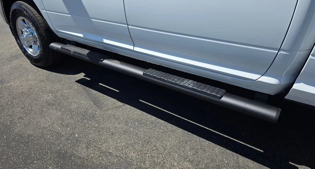 Ram 2500 Tradesman 4x4 Crew Cab 8' Box 2026 — side view