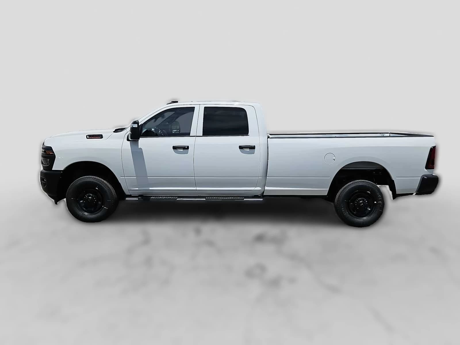 Ram 2500 Tradesman 4x4 Crew Cab 8' Box 2026 — side view