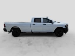 Ram 2500 Tradesman 4x4 Crew Cab 8' Box 2026 — side view
