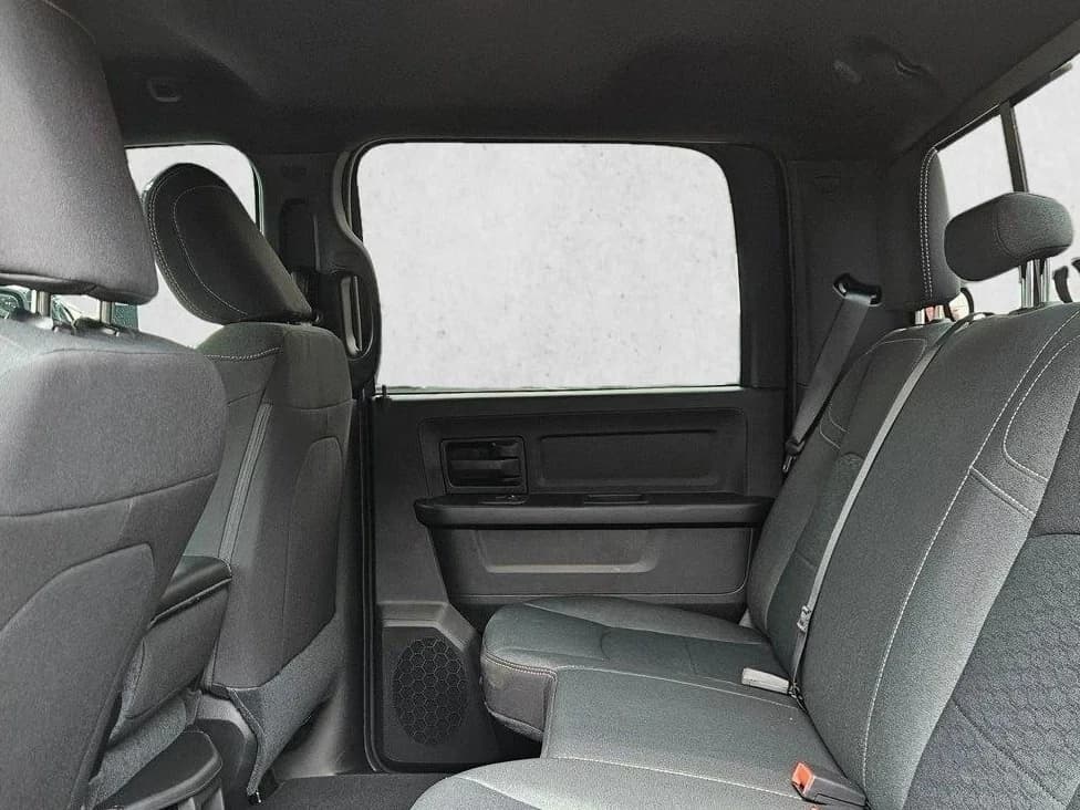 Ram 2500 Black Express 4x4 Crew Cab 8' Box 2026 — side view