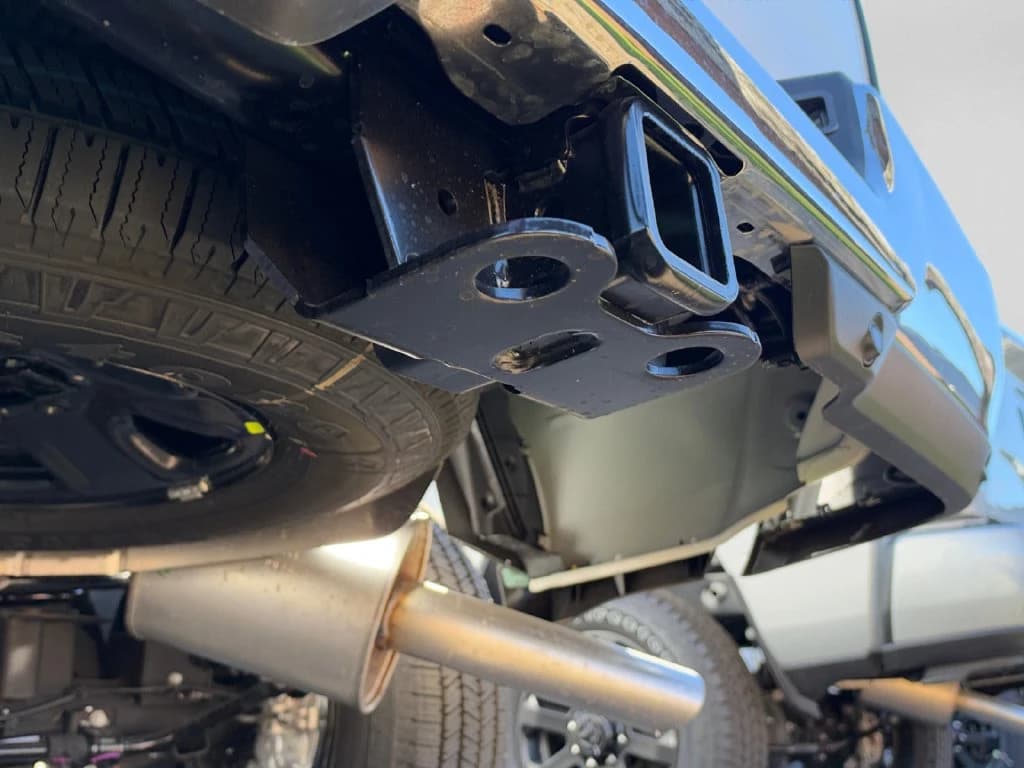 Ram 2500 Tradesman 4x4 Crew Cab 8' Box 2027 — side view