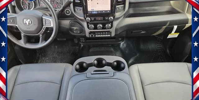Ram 2500 Tradesman 4x4 Crew Cab 8' Box 2026 — side view