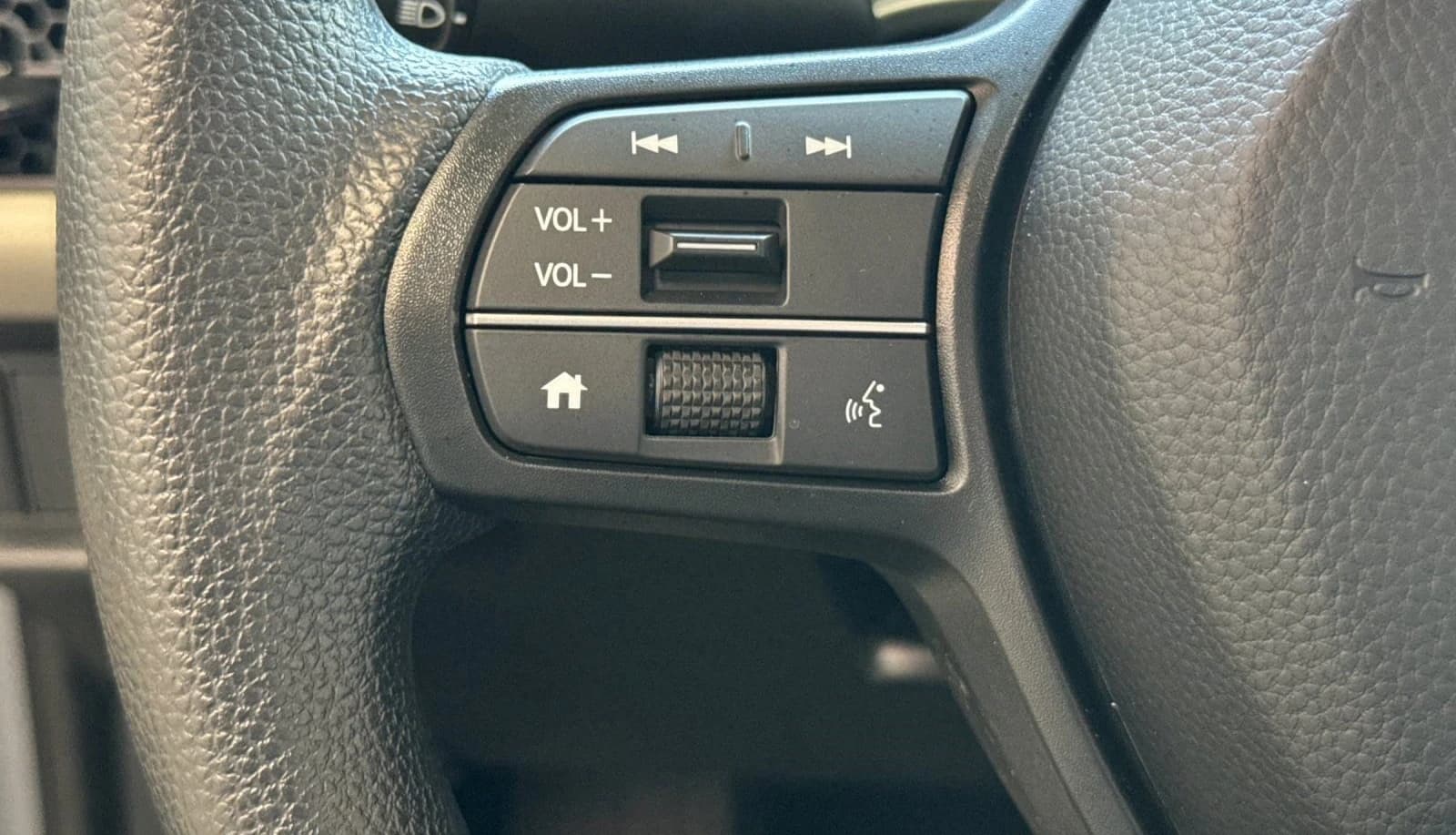 Honda HR-V LX 2WD CVT 2027 — side view
