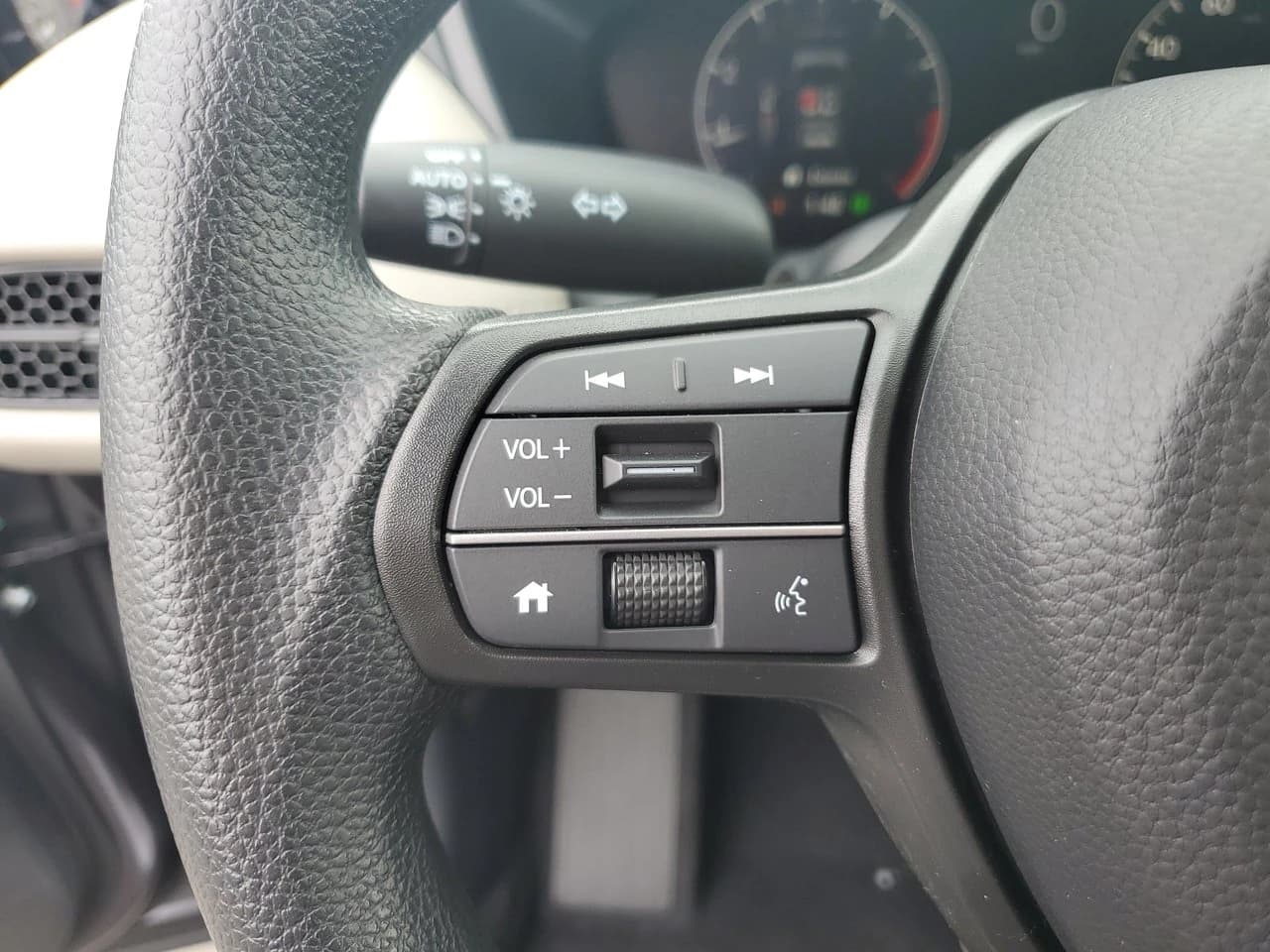 Honda HR-V LX 2WD CVT 2027 — side view