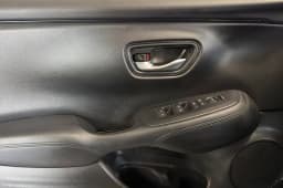 Honda HR-V LX 2WD CVT 2027 — side view