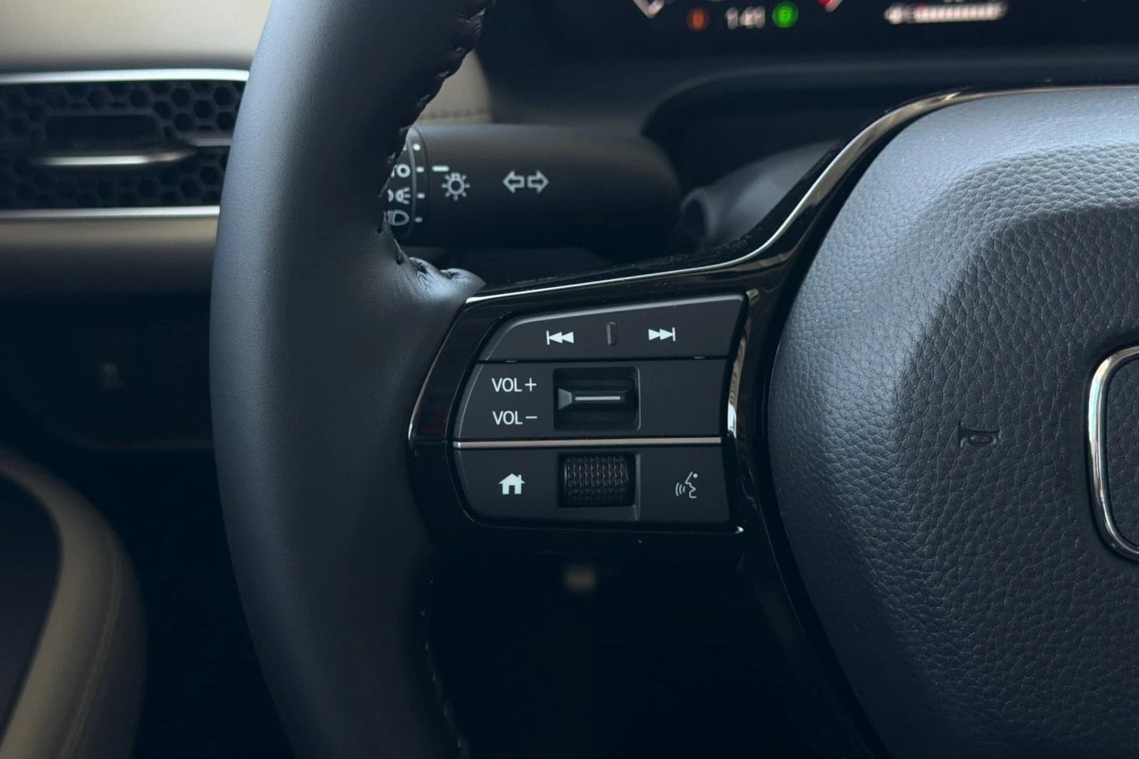Honda HR-V EX-L 2WD CVT 2027 — side view