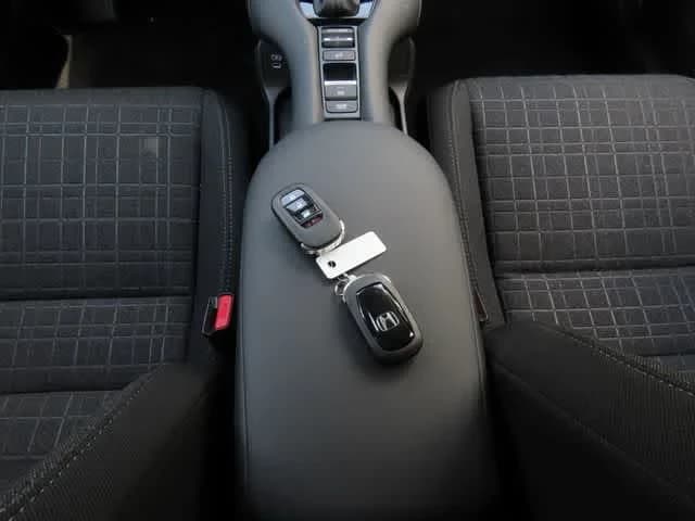 Honda HR-V LX AWD CVT 2027 — side view