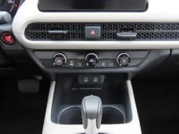 Honda HR-V LX AWD CVT 2027 — side view