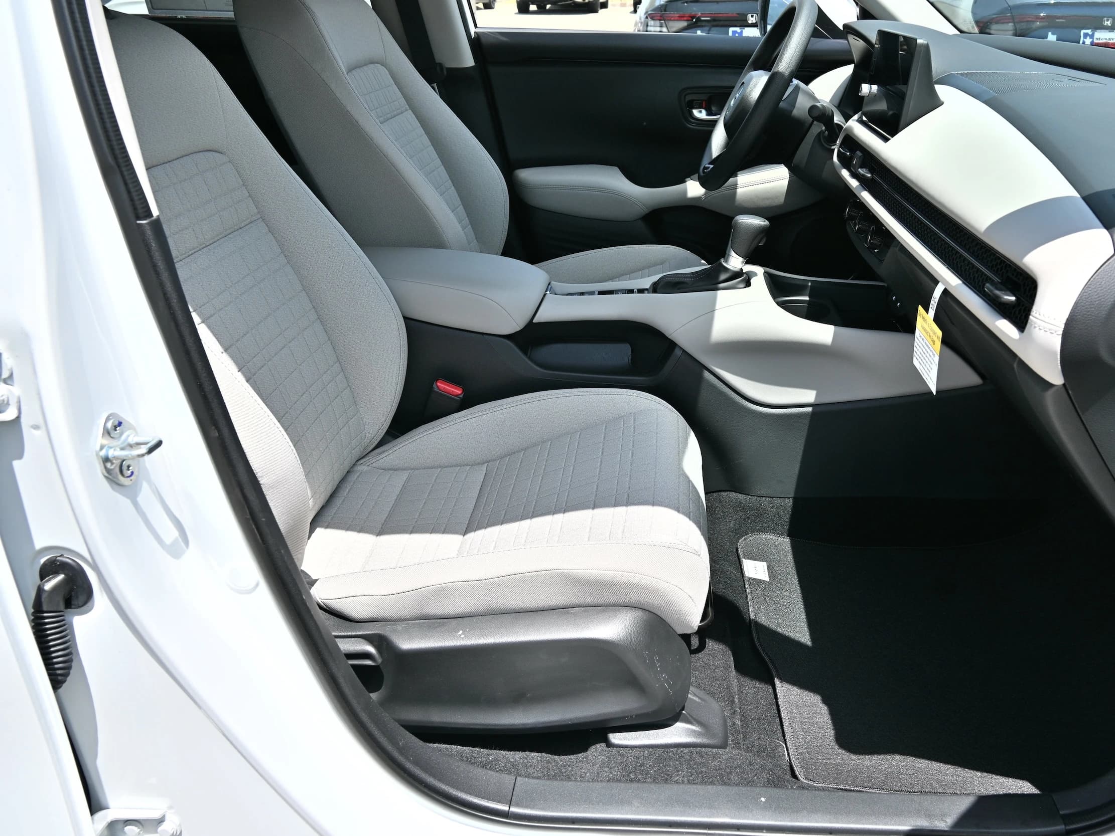 Honda HR-V LX AWD CVT 2027 — side view