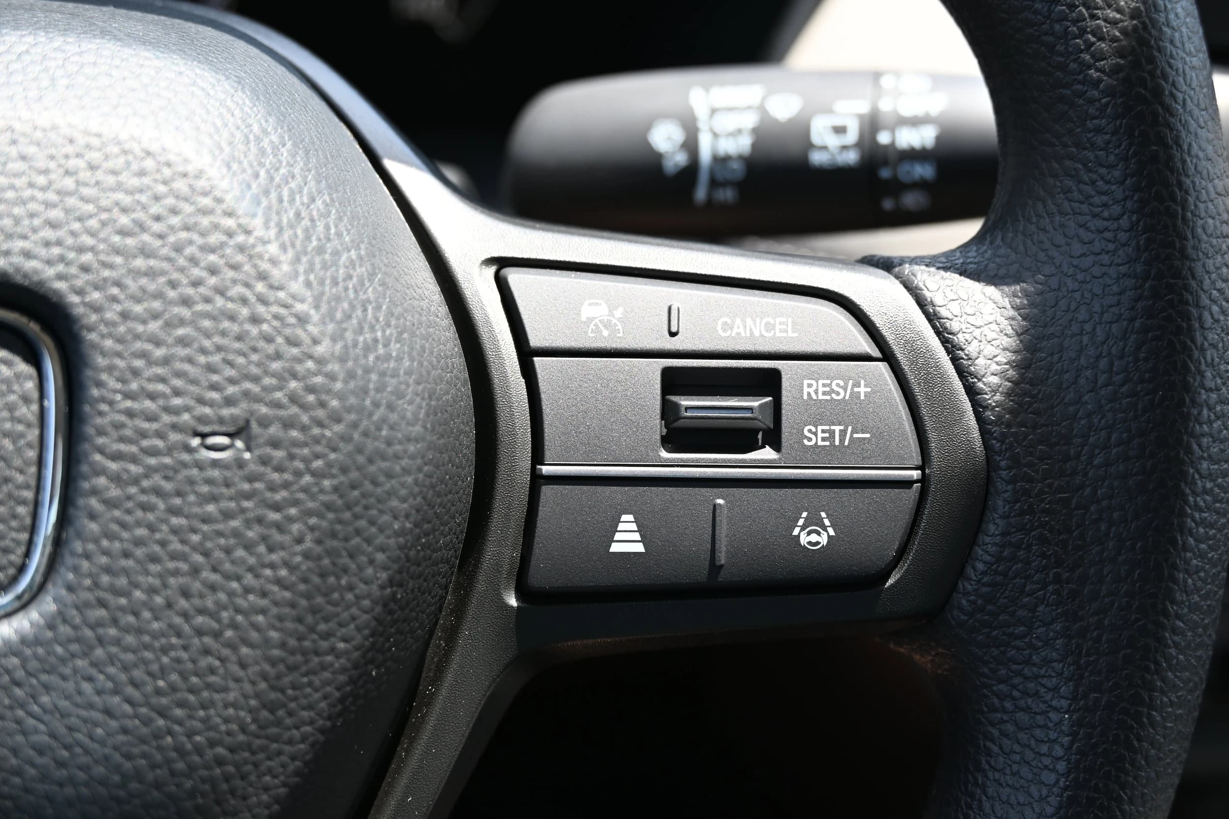 Honda HR-V LX AWD CVT 2027 — side view