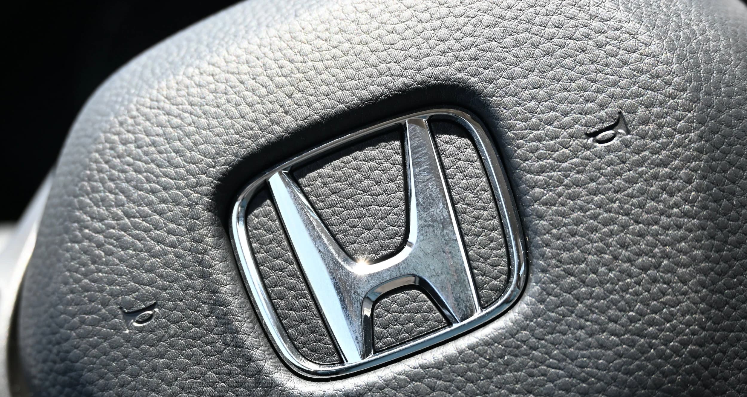Honda HR-V LX AWD CVT 2027 — side view