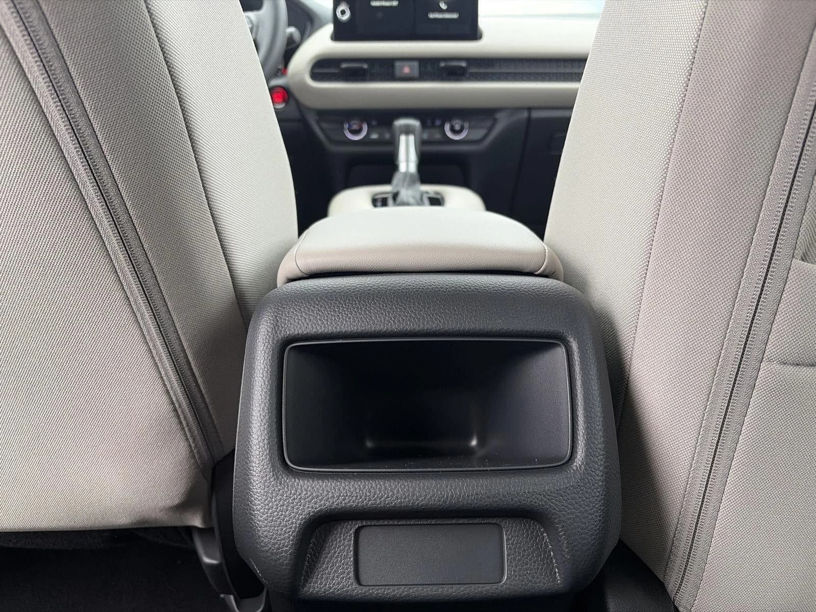 Honda HR-V LX AWD CVT 2027 — side view