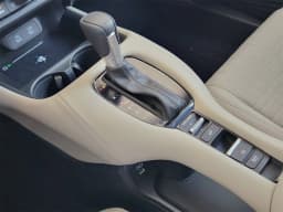 Honda HR-V LX AWD CVT 2027 — side view