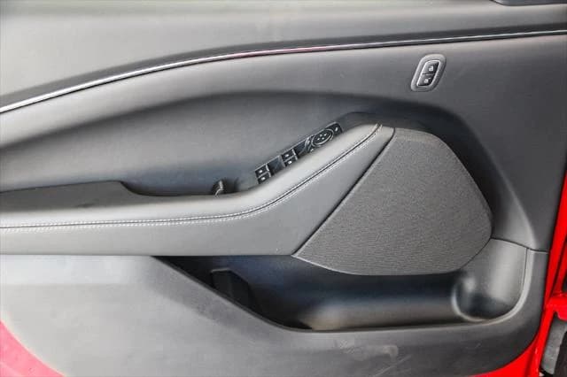 Ford Mustang Mach-E Select RWD 2026 — side view
