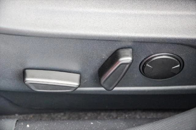 Ford Mustang Mach-E Select RWD 2026 — side view