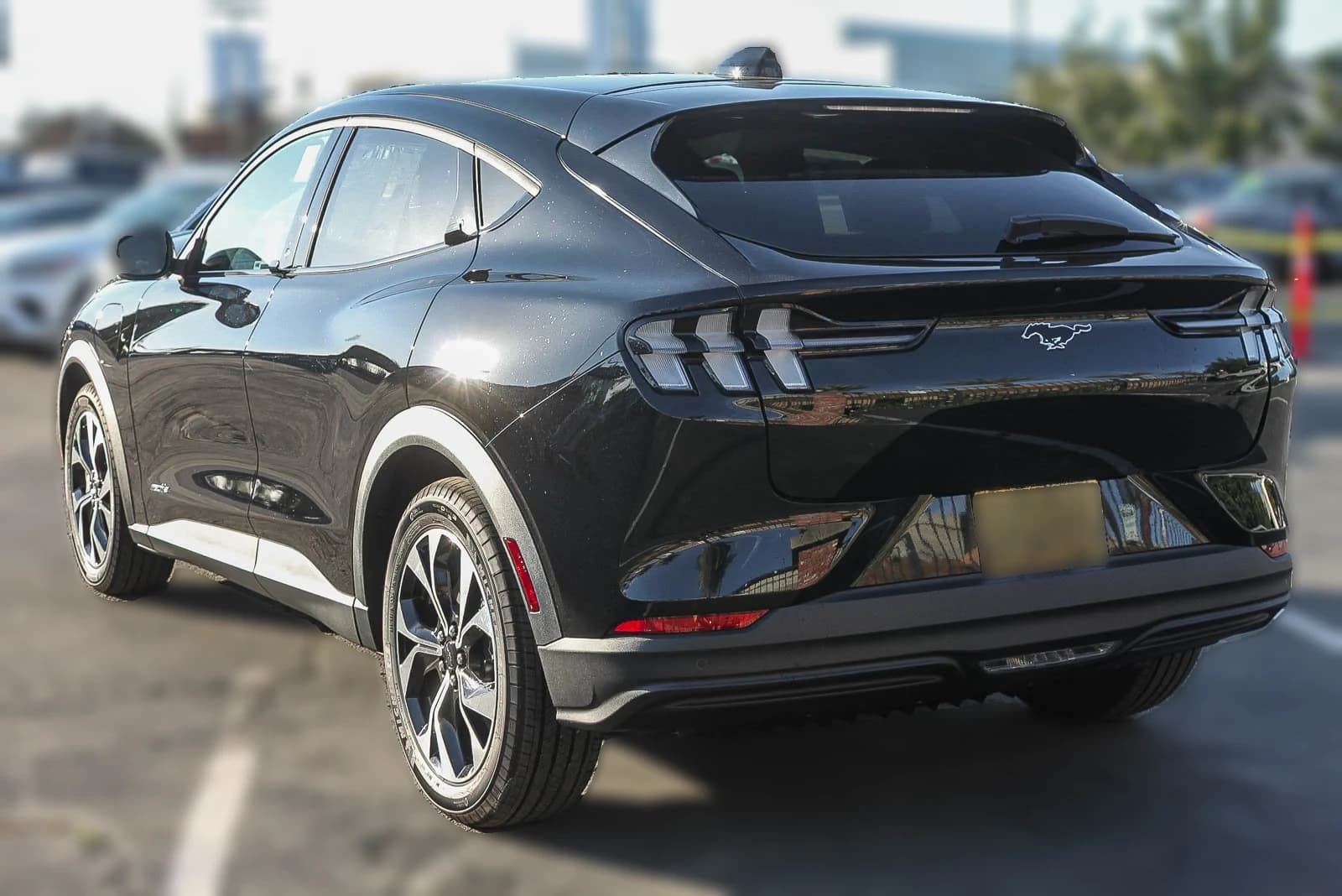 Ford Mustang Mach-E Select RWD 2026 — side view