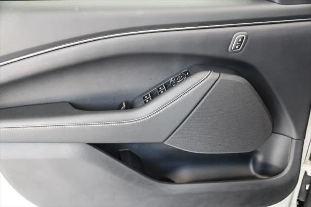 Ford Mustang Mach-E Select RWD 2026 — side view