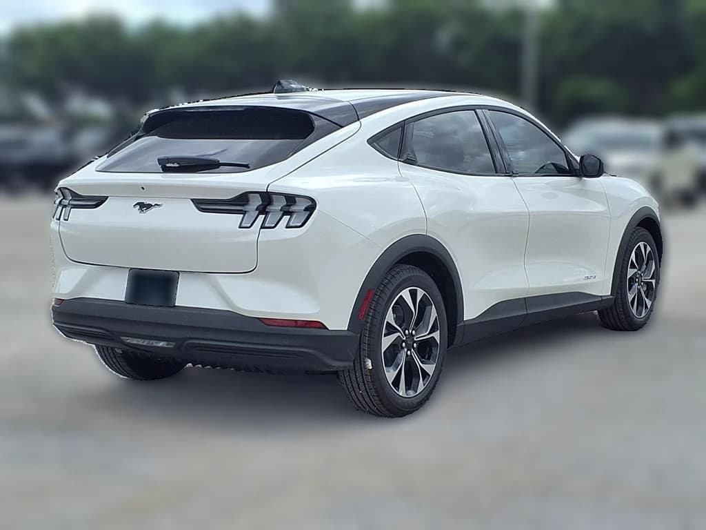 Ford Mustang Mach-E Select RWD 2026 — side view