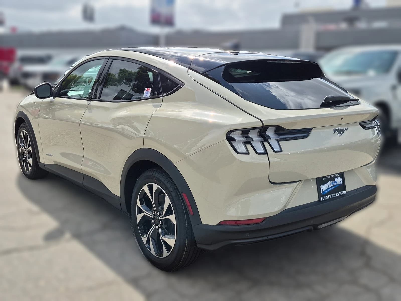 Ford Mustang Mach-E Select RWD 2026 — side view