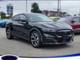Ford Mustang Mach-E Select RWD 2026 — side view