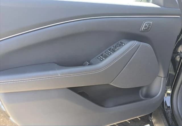 Ford Mustang Mach-E Select RWD 2026 — side view