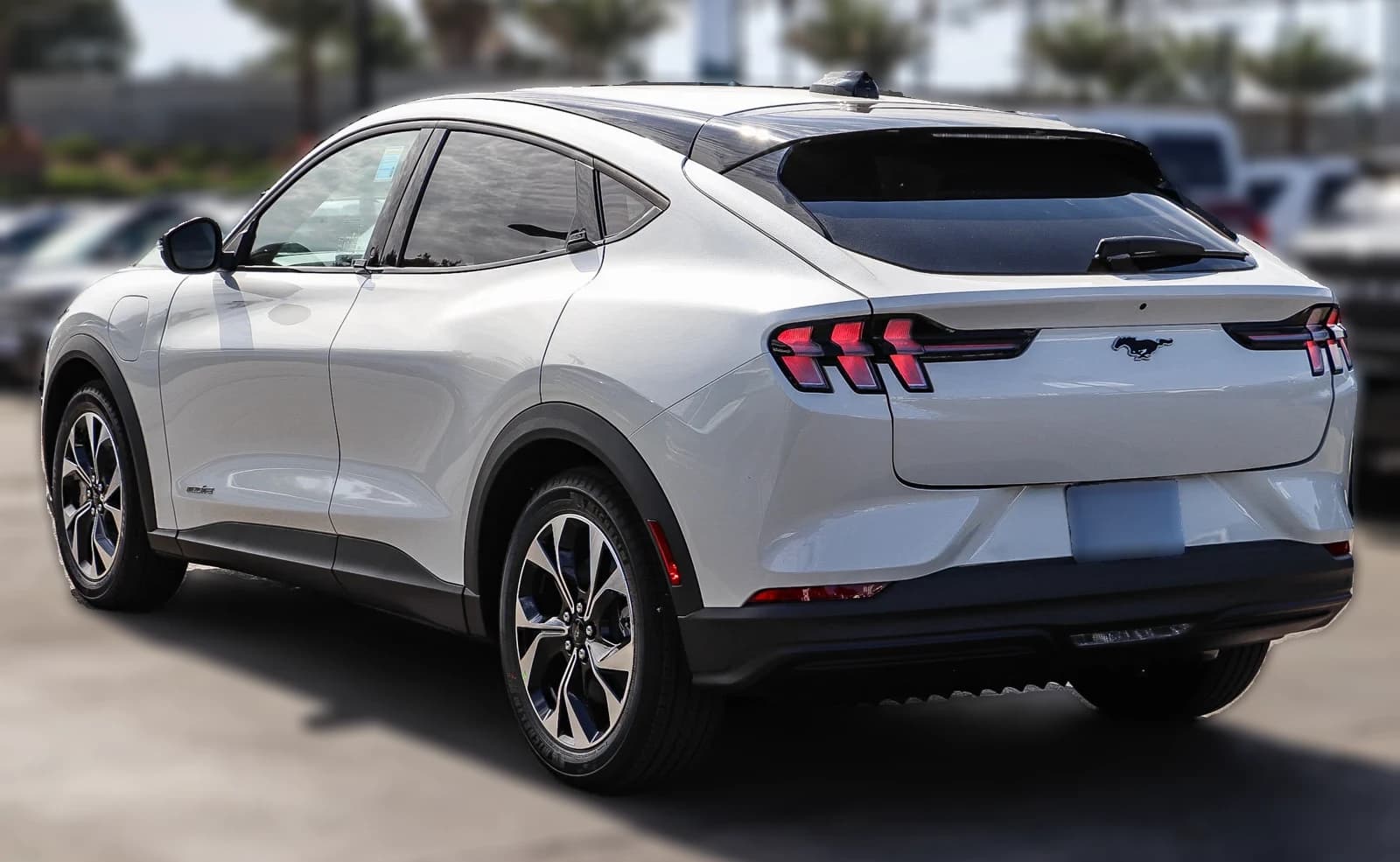 Ford Mustang Mach-E Select RWD 2026 — side view