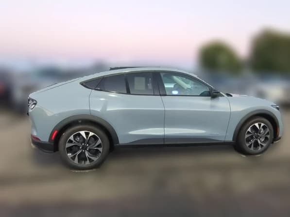 Ford Mustang Mach-E Select RWD 2026 — side view