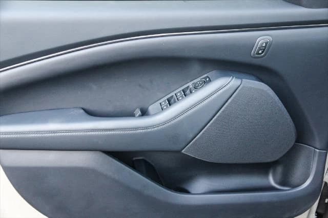 Ford Mustang Mach-E Select RWD 2026 — side view