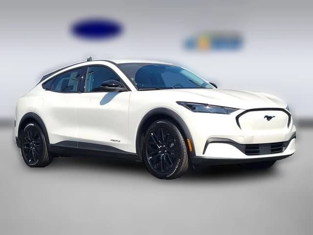 Ford Mustang Mach-E Select RWD 2026 — side view