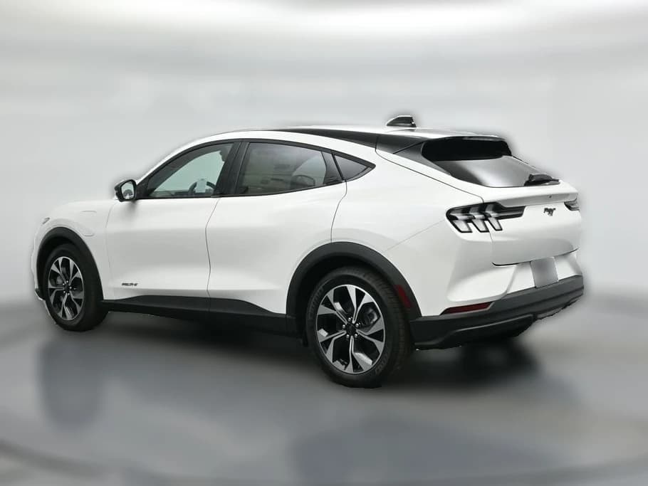 Ford Mustang Mach-E Select RWD 2026 — side view