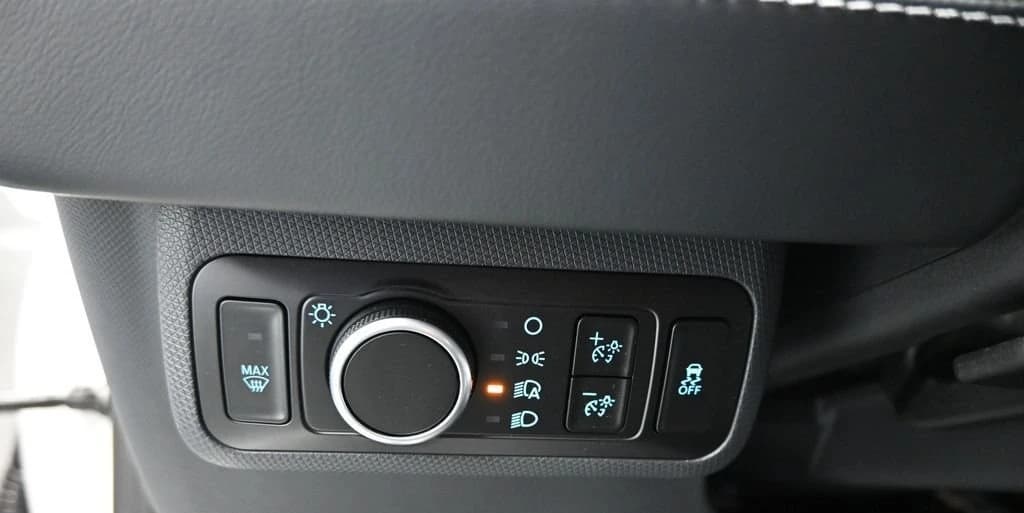 Ford Mustang Mach-E Select RWD 2026 — side view