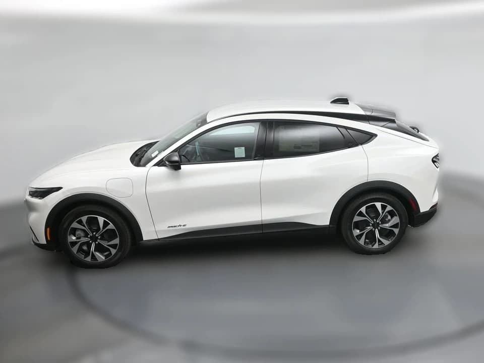 Ford Mustang Mach-E Select RWD 2026 — side view
