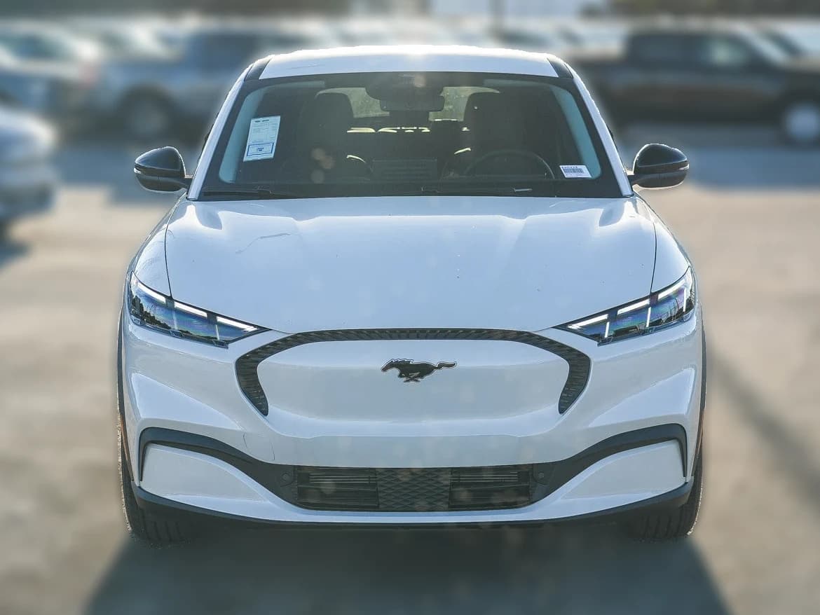Ford Mustang Mach-E Select RWD 2026 — side view