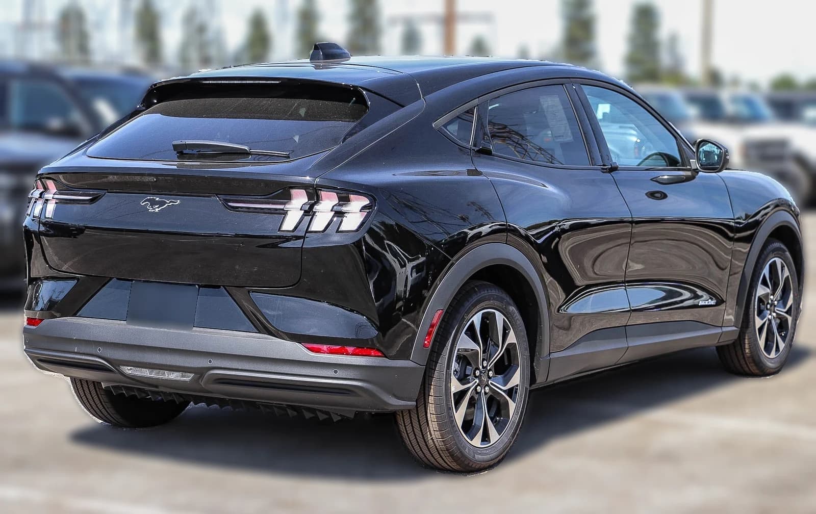 Ford Mustang Mach-E Select RWD 2026 — side view