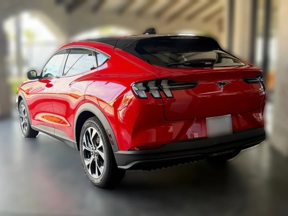 Ford Mustang Mach-E Select AWD 2026 — side view