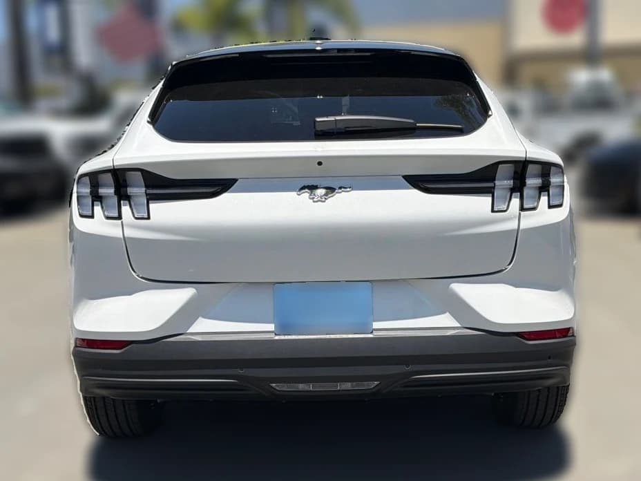 Ford Mustang Mach-E Select AWD 2026 — side view
