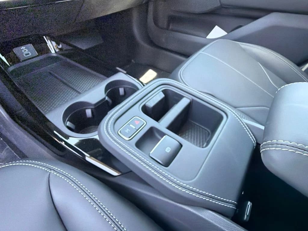 Ford Mustang Mach-E Select AWD 2026 — side view