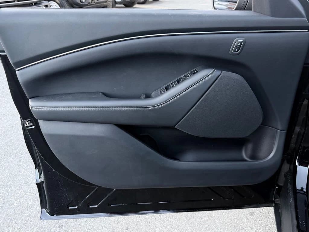 Ford Mustang Mach-E Select AWD 2026 — side view