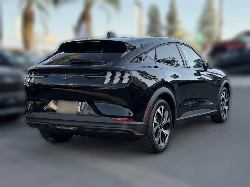 Ford Mustang Mach-E Select AWD 2026 — side view