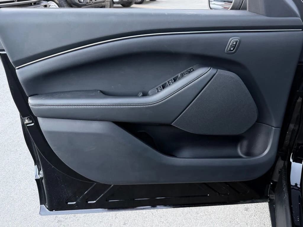 Ford Mustang Mach-E Select AWD 2026 — side view
