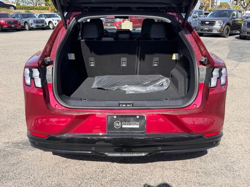Ford Mustang Mach-E Premium RWD 2025 — side view