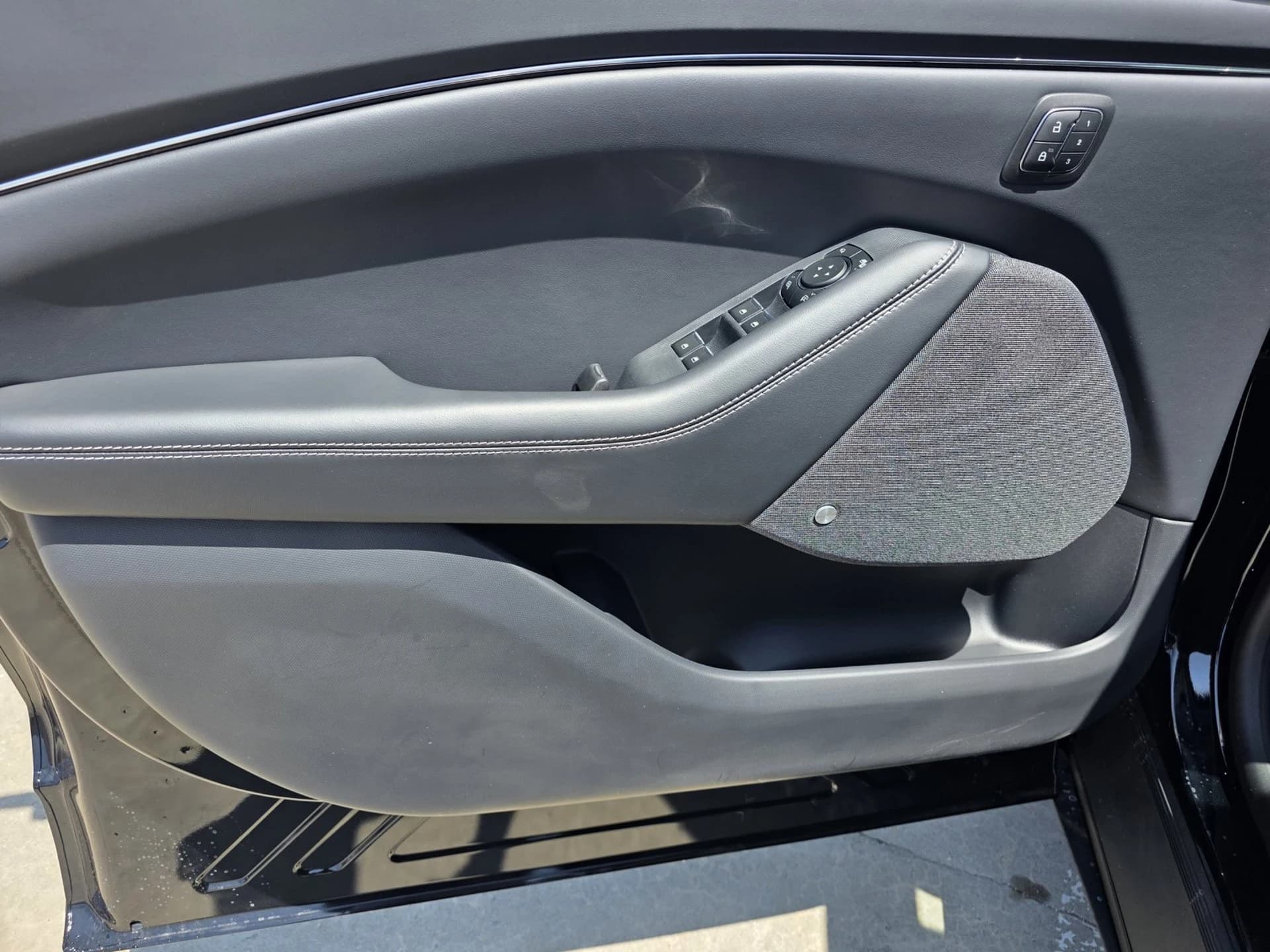 Ford Mustang Mach-E Premium RWD 2026 — side view