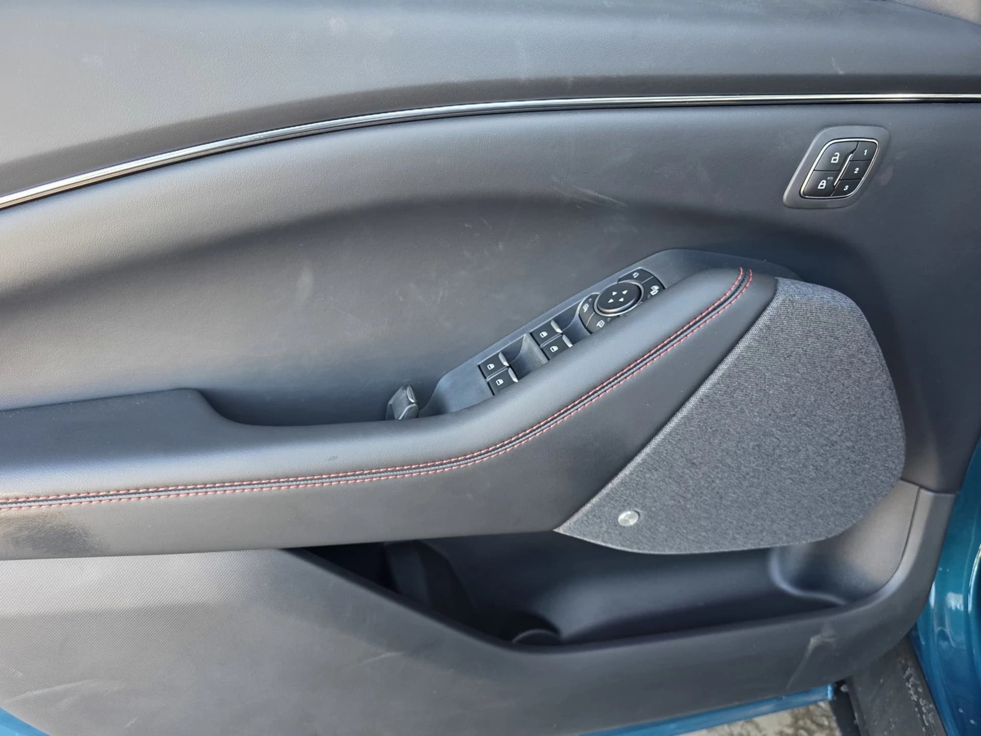 Ford Mustang Mach-E Premium RWD 2026 — side view