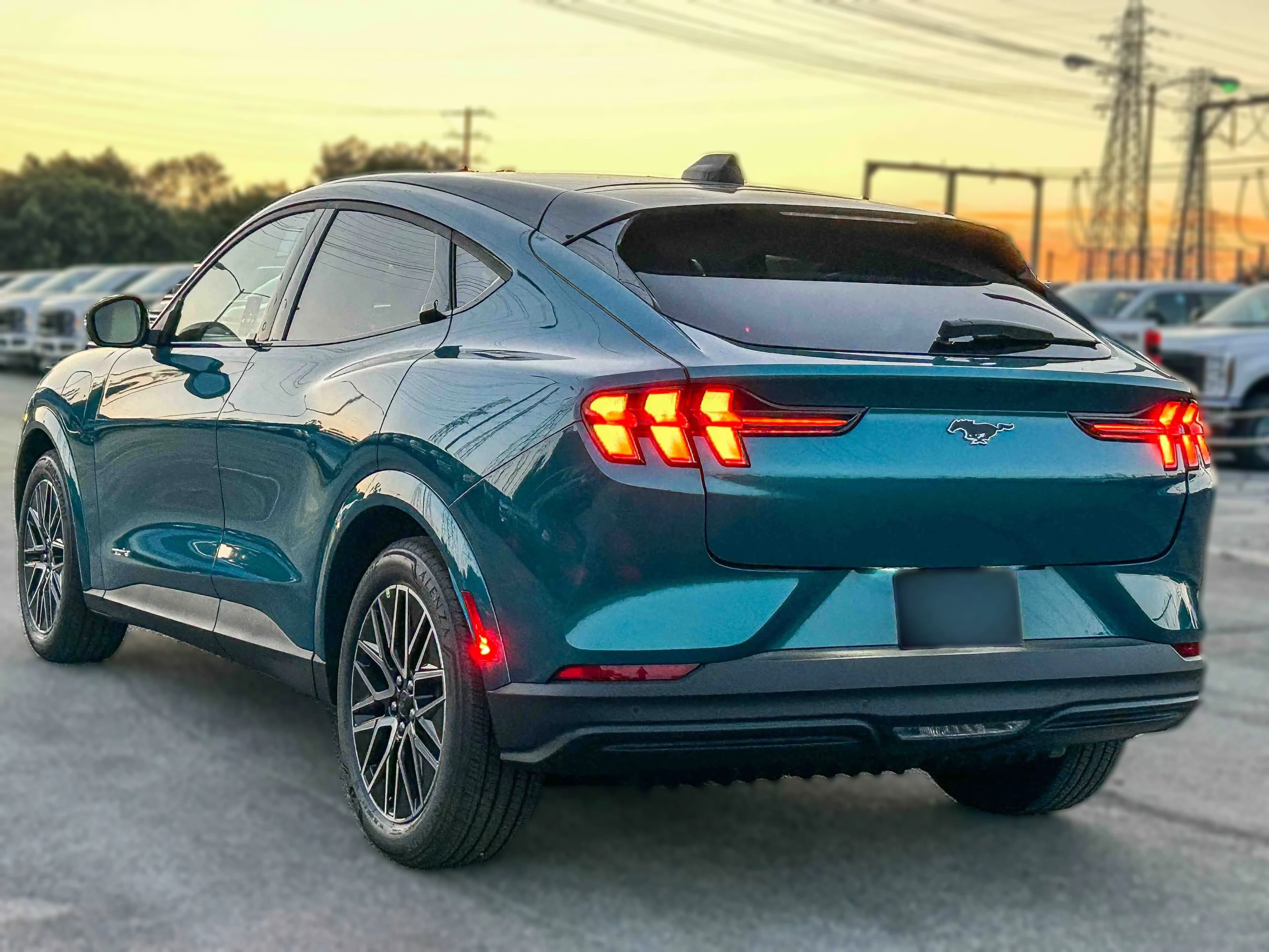 Ford Mustang Mach-E Premium RWD 2026 — side view