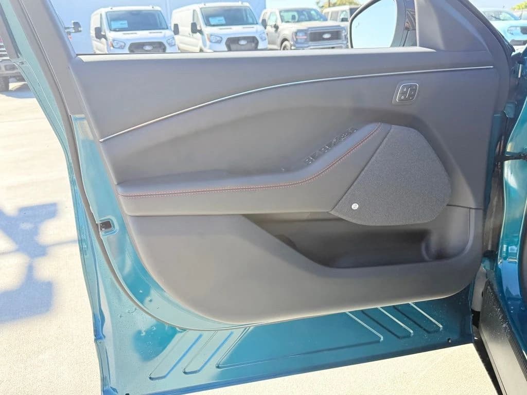 Ford Mustang Mach-E Premium RWD 2026 — side view