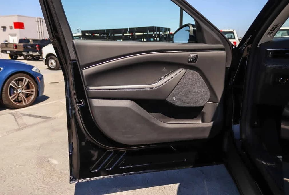 Ford Mustang Mach-E Premium RWD 2026 — side view