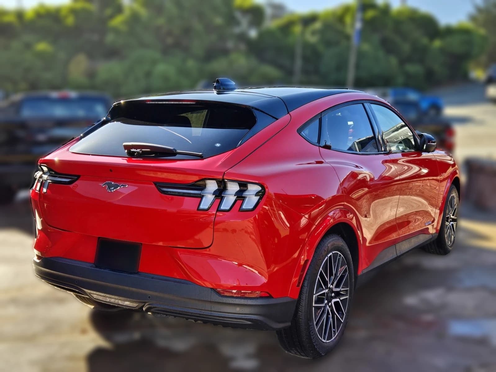 Ford Mustang Mach-E Premium AWD 2026 — side view