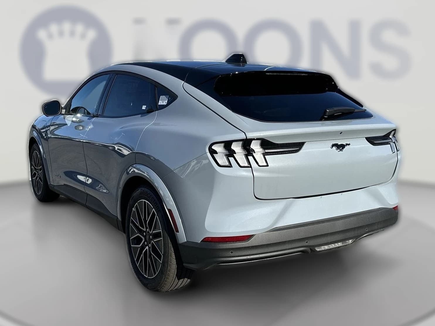 Ford Mustang Mach-E Premium AWD 2026 — side view