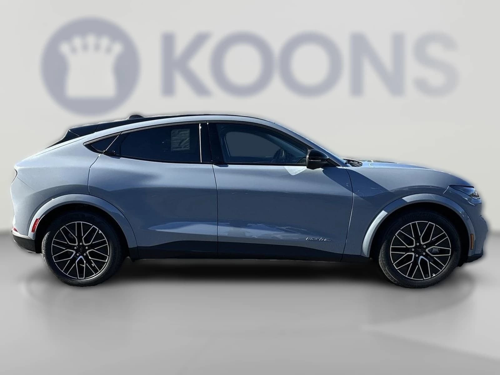 Ford Mustang Mach-E Premium AWD 2026 — side view